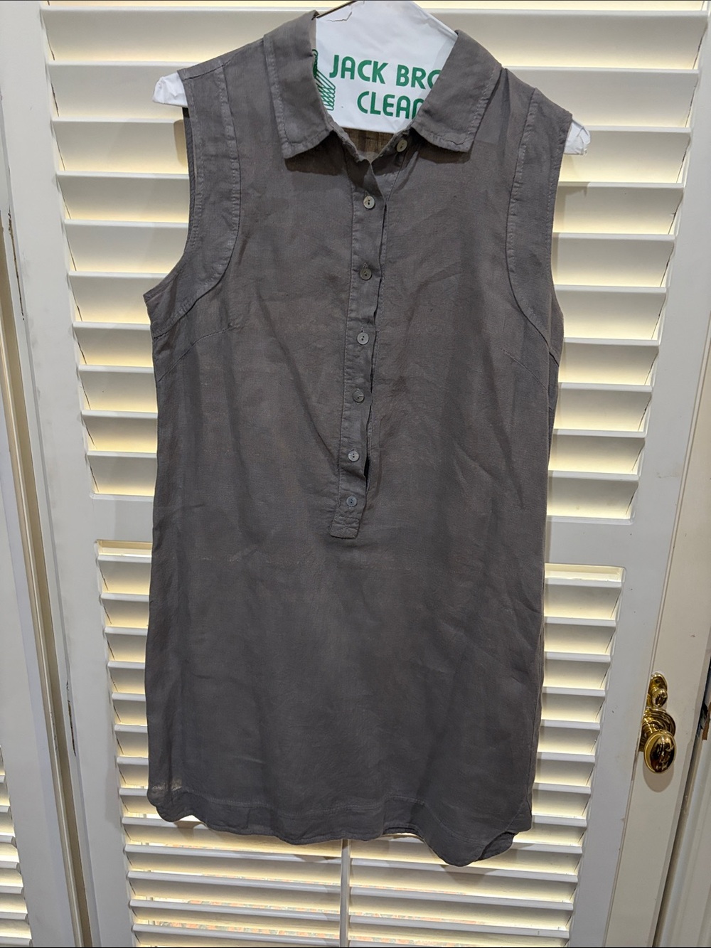 Lina Tomei Sleeveless Button-Front Shift Dress - Gray. Small